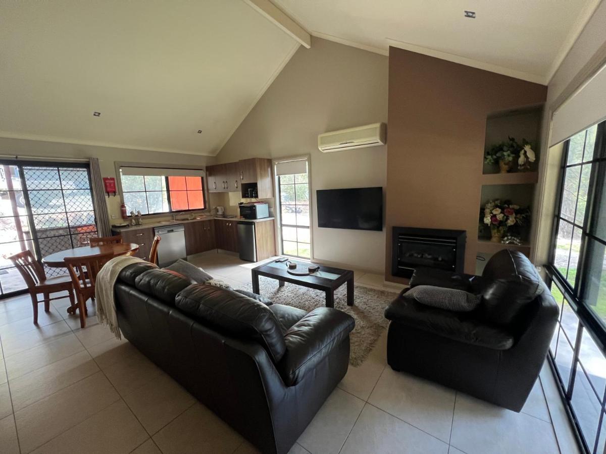 The Two Villa Halls Gap